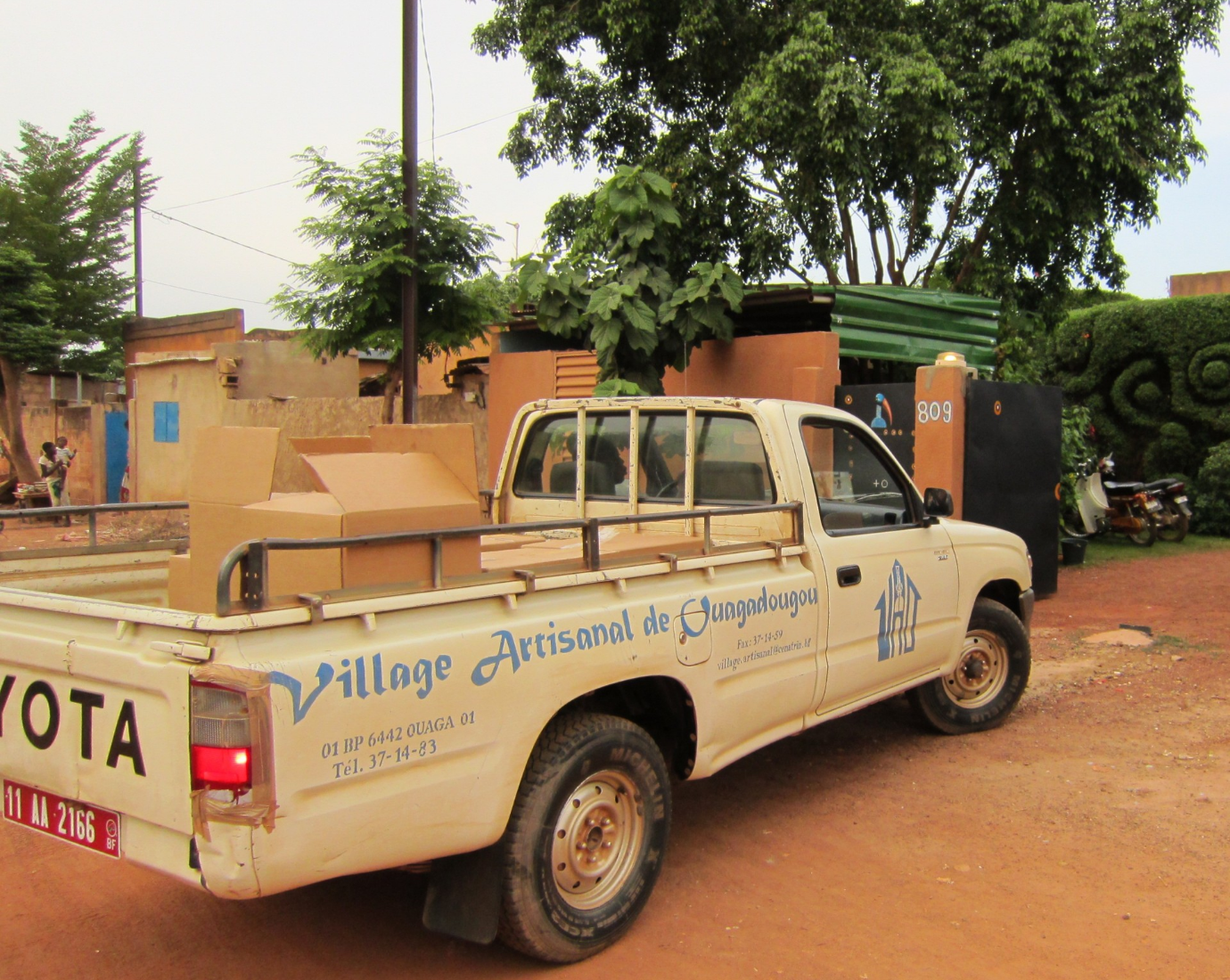 thumbnail_HFT-Lager-og-logistik-Container-15-packing-Ouaga